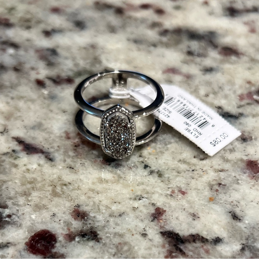 Elegant Silver Ring with Sparkling Accents